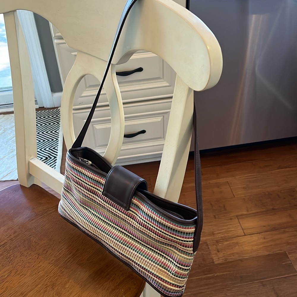 Liz Claiborne vintage baguette purse. Perfect for beach, summer, resort wear